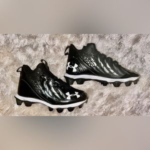 Under Armor boys Cleats size 3/4​